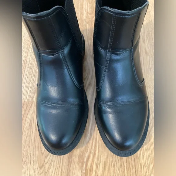 Dr Martens Vegan Flora Boots - Picture 8 of 9